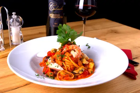 Spaghetti ai Frutti di Mare - La Pasteria Kriens Spaghetti ai Frutti di Mare