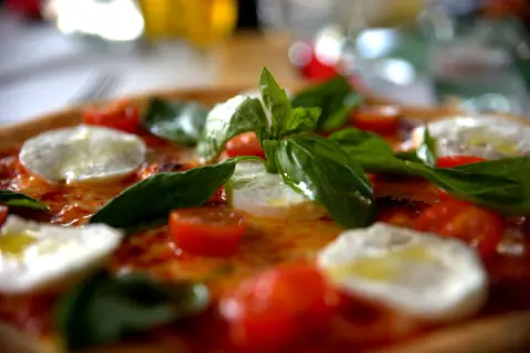 Margherita Pizza - La Pasteria Kriens Margherita Pizza