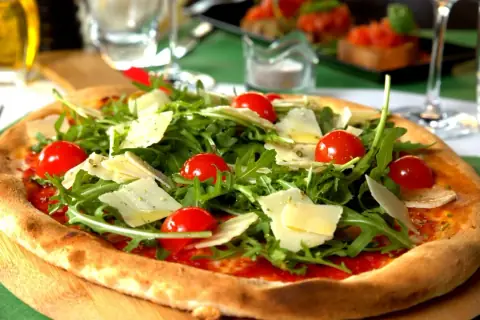 Rucola Pizza - La Pasteria Kriens Rucola Pizza